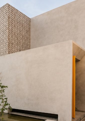 Microcemento arquitectónico aplicado en muro exterior, Koncrete507